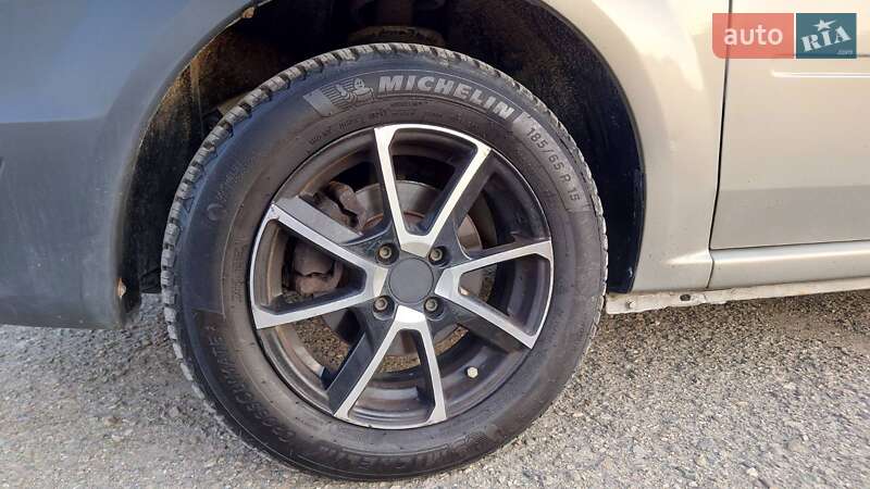 Седан Dacia Logan 2009 в Турке