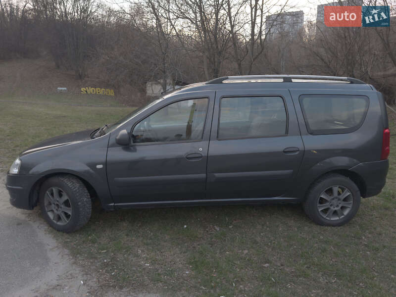 Седан Dacia Logan 2009 в Киеве