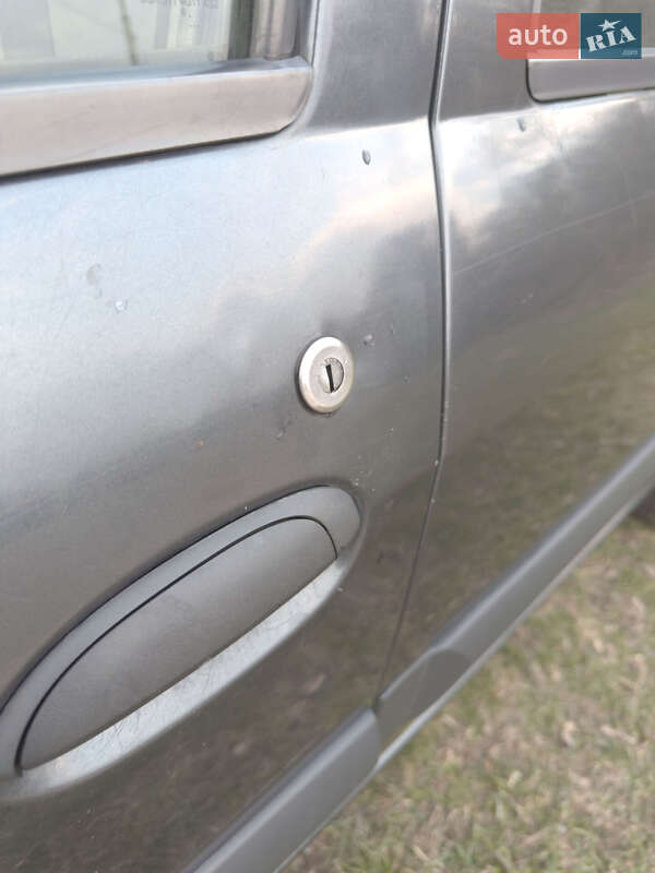 Седан Dacia Logan 2009 в Киеве