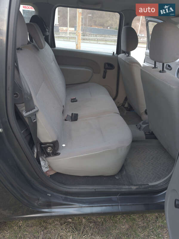Седан Dacia Logan 2009 в Киеве