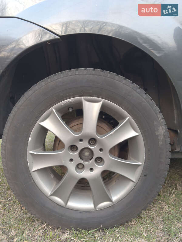 Седан Dacia Logan 2009 в Киеве