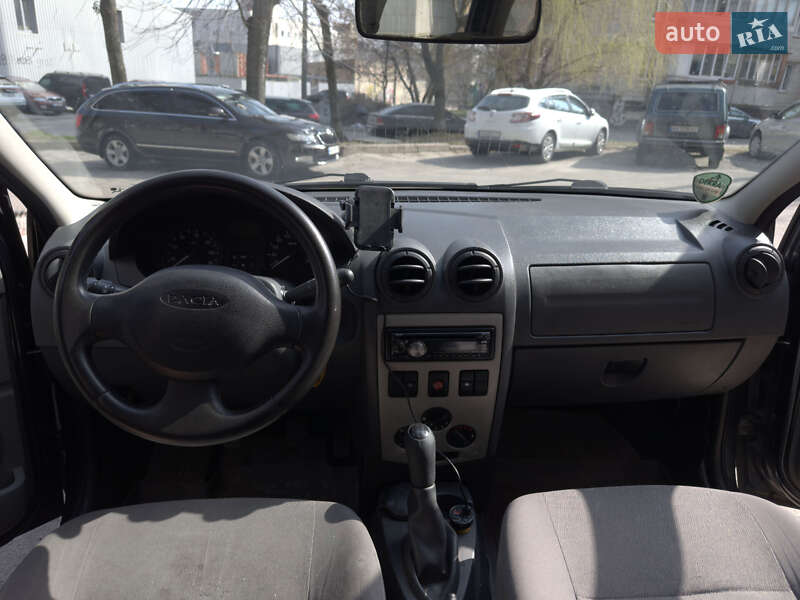 Седан Dacia Logan 2009 в Киеве