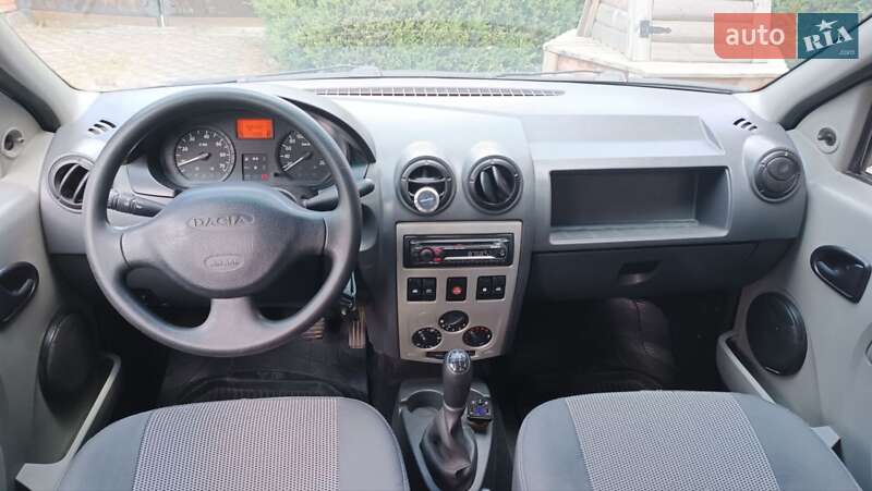 Седан Dacia Logan 2007 в Иршанске
