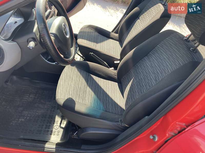 Седан Dacia Logan 2008 в Львове