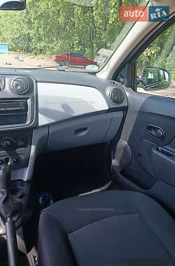 Седан Dacia Logan 2014 в 