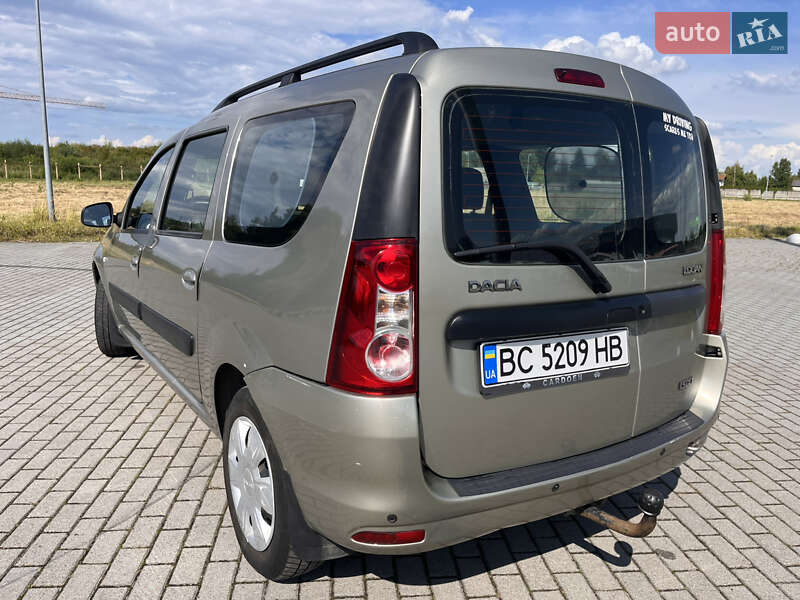 Седан Dacia Logan 2011 в Львове