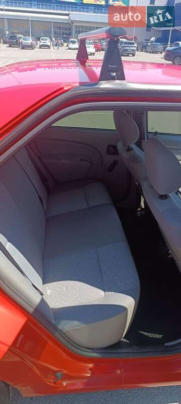Седан Dacia Logan 2006 в Днепре
