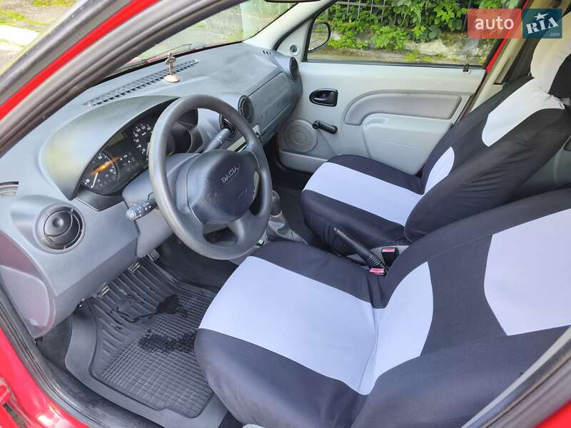 Седан Dacia Logan 2008 в Остроге