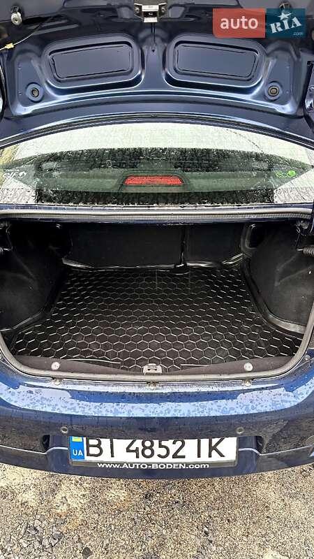 Седан Dacia Logan 2015 в Полтаві