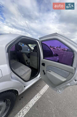 Седан Dacia Logan 2006 в 