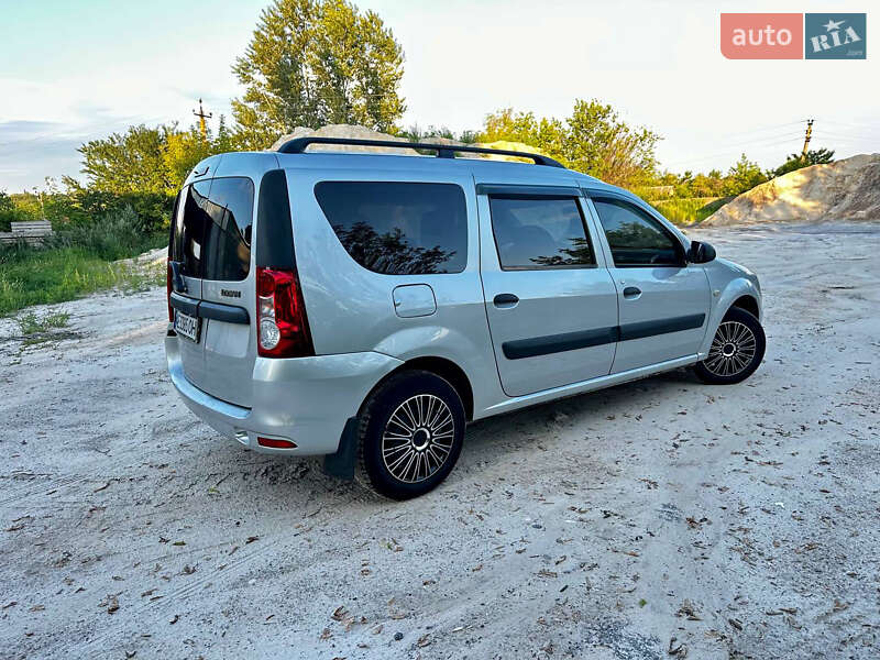 Седан Dacia Logan 2012 в Краснограде