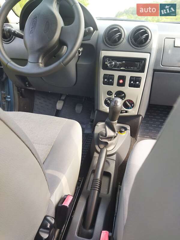 Седан Dacia Logan 2009 в Бершади
