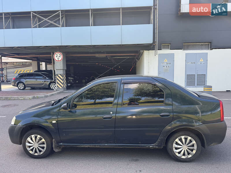 Седан Dacia Logan 2006 в Києві