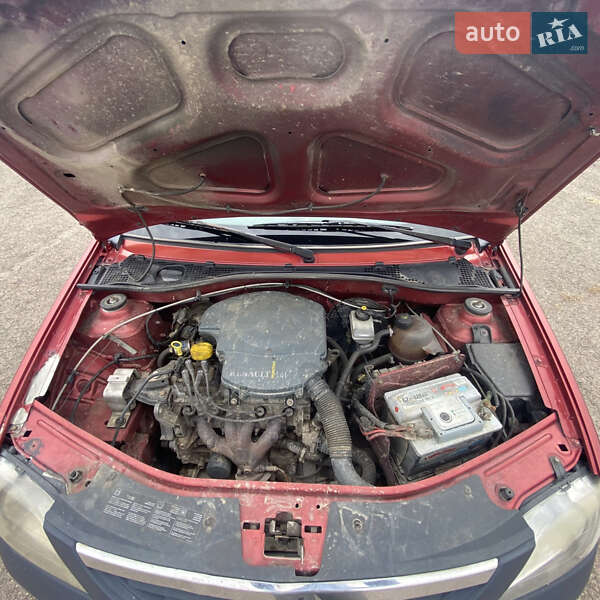 Седан Dacia Logan 2007 в Клевані