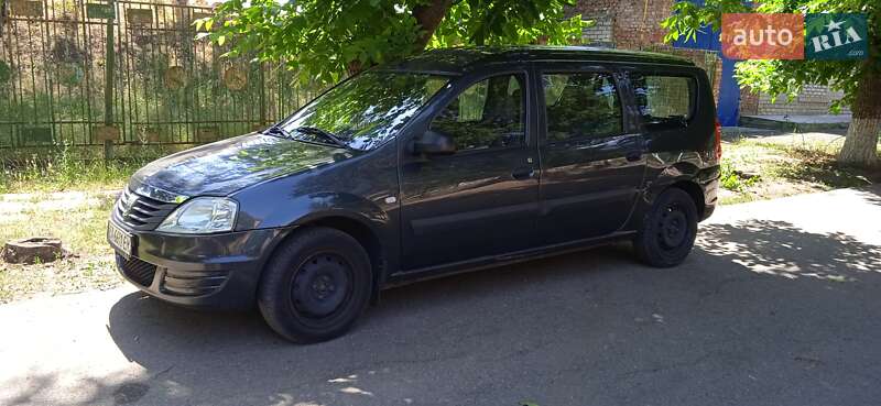 Седан Dacia Logan 2009 в 