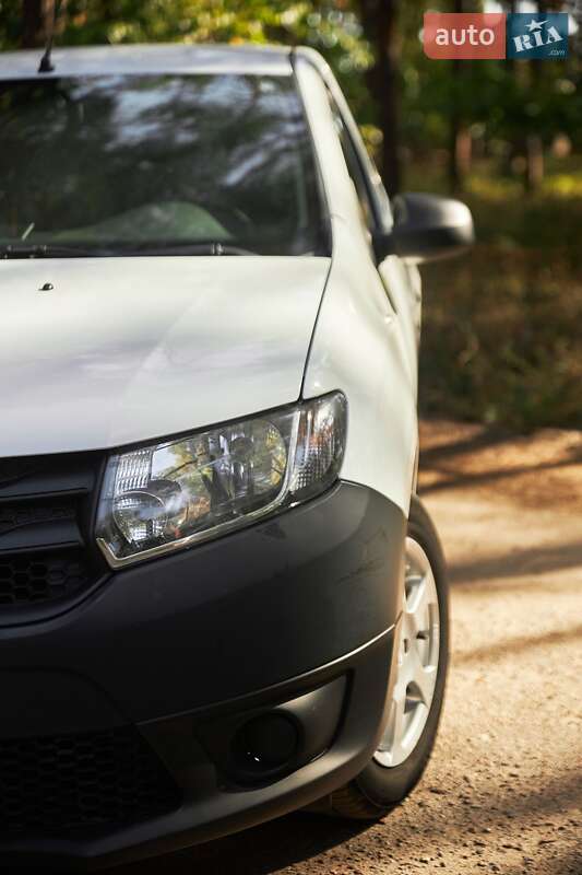 Седан Dacia Logan 2015 в Кропивницькому