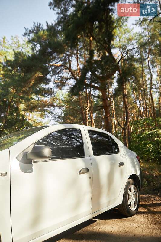 Седан Dacia Logan 2015 в Кропивницькому