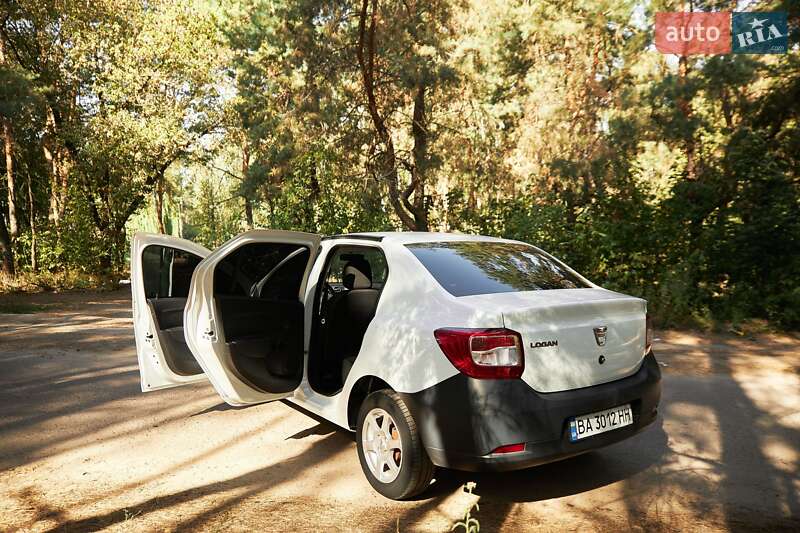 Седан Dacia Logan 2015 в Кропивницькому