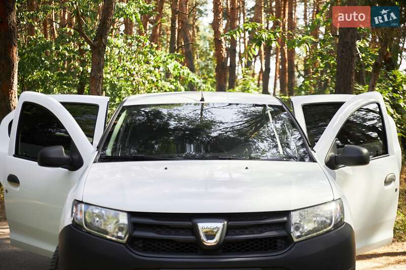 Седан Dacia Logan 2015 в Кропивницькому