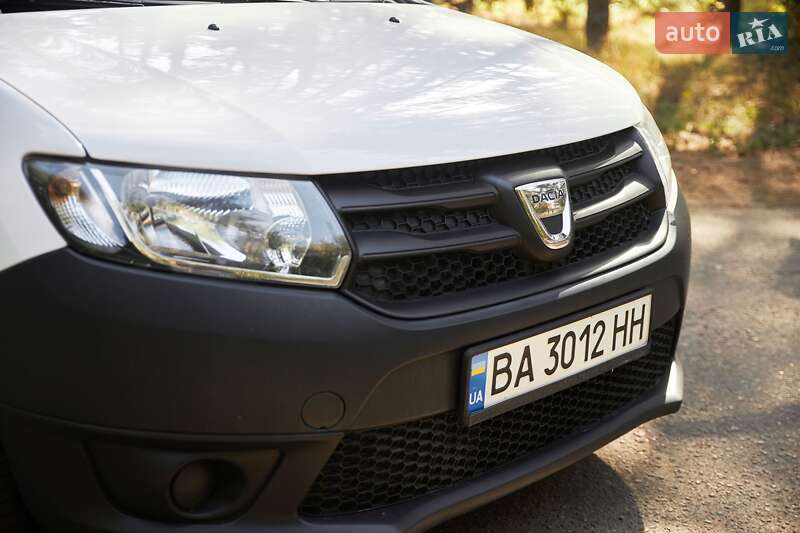 Седан Dacia Logan 2015 в Кропивницькому
