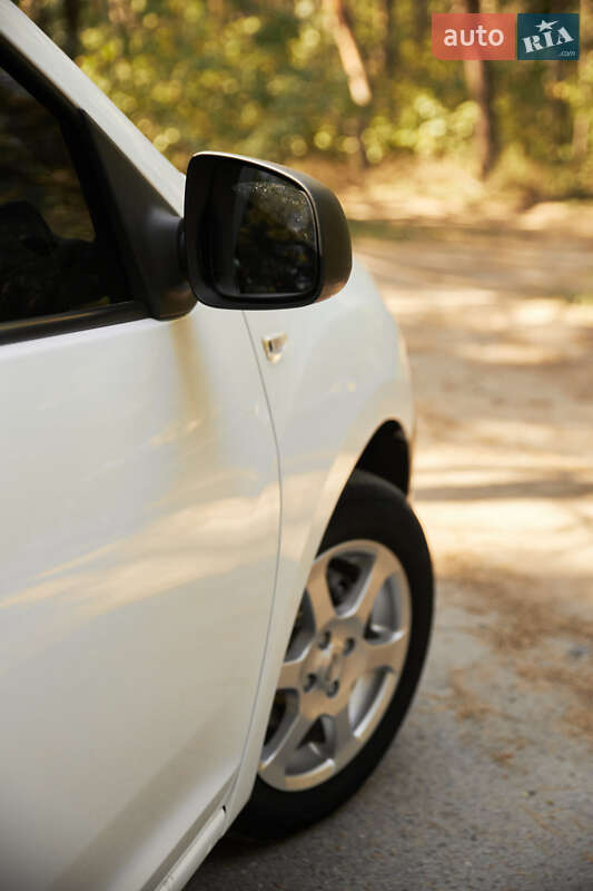 Седан Dacia Logan 2015 в Кропивницькому