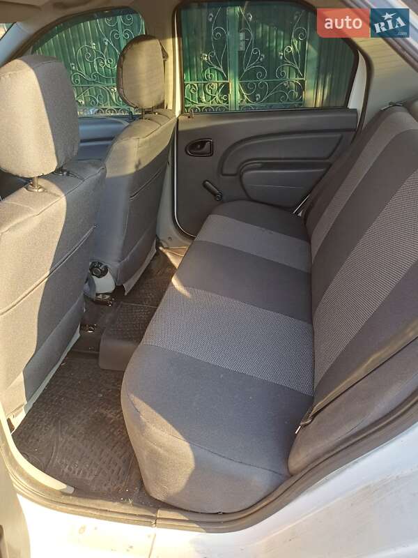 Седан Dacia Logan 2006 в Полтаві фото 16 Седан Dacia Logan 2006 в Полтаві