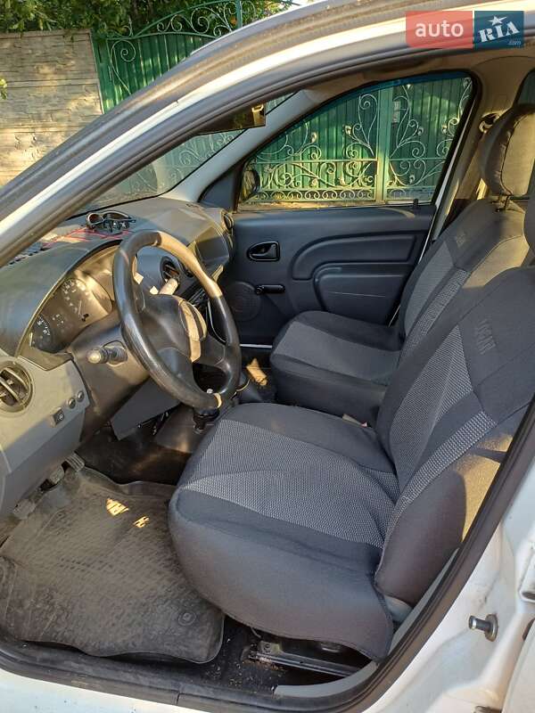 Седан Dacia Logan 2006 в Полтаві фото 17 Седан Dacia Logan 2006 в Полтаві