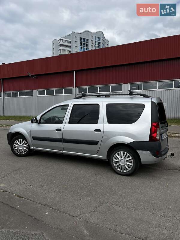 Седан Dacia Logan 2008 в Чернигове