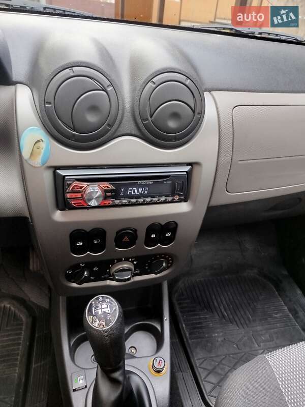 Седан Dacia Logan 2008 в Сваляве фото 4 Седан Dacia Logan 2008 в Сваляве