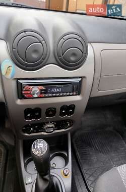 Седан Dacia Logan 2008 в 