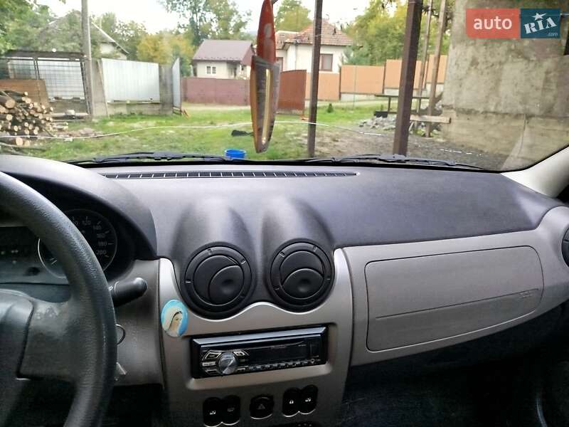 Седан Dacia Logan 2008 в Сваляве фото 11 Седан Dacia Logan 2008 в Сваляве