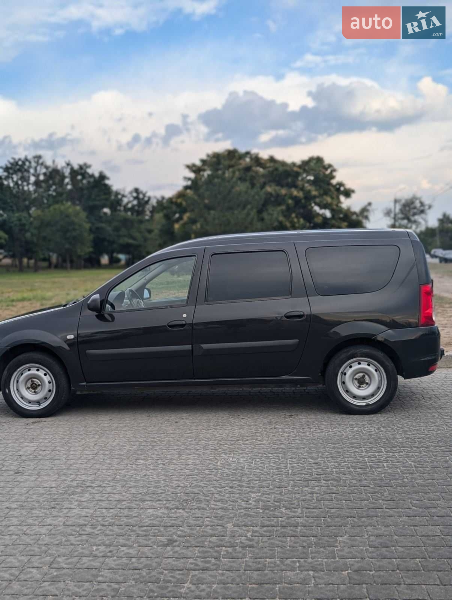 2011 Dacia Logan - мініатюра 2