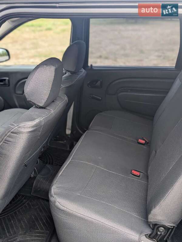 Седан Dacia Logan 2011 в Запоріжжі фото 5 Седан Dacia Logan 2011 в Запоріжжі