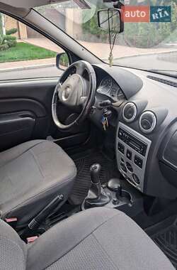 Седан Dacia Logan 2011 в Запоріжжі