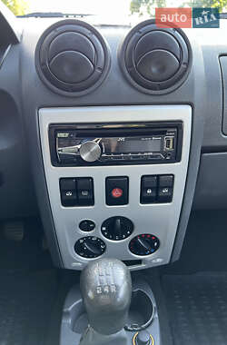 Седан Dacia Logan 2005 в 