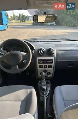Седан Dacia Logan 2010 в Ровно