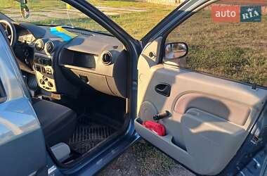 Седан Dacia Logan 2007 в Ромнах