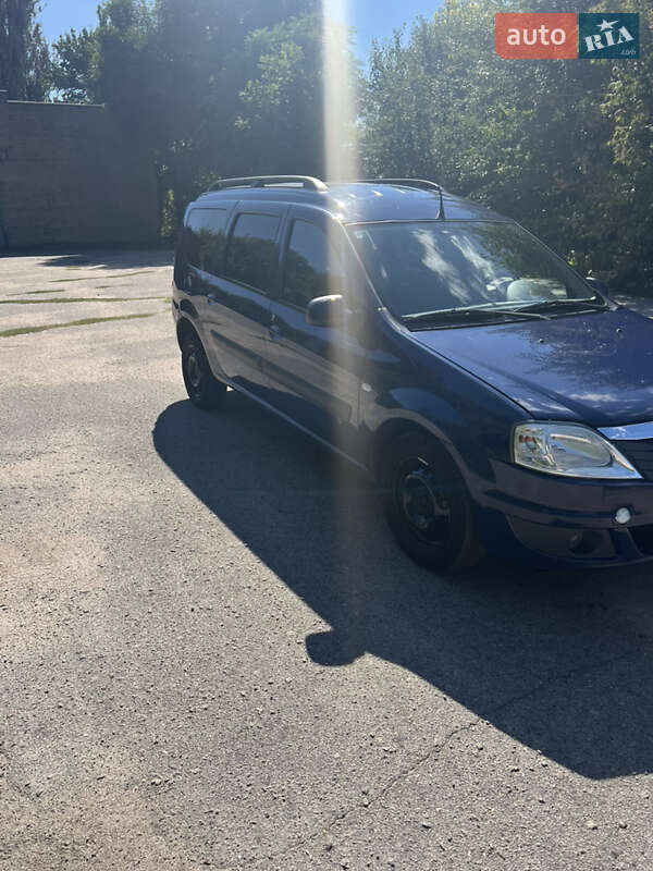 Седан Dacia Logan 2009 в Марганце