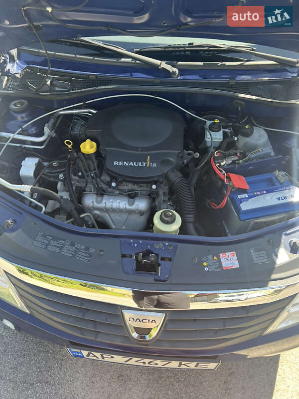 Седан Dacia Logan 2009 в Марганце