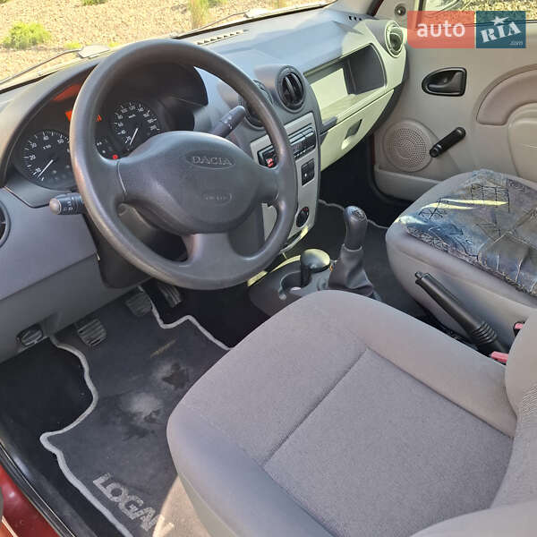 Седан Dacia Logan 2008 в Чернівцях