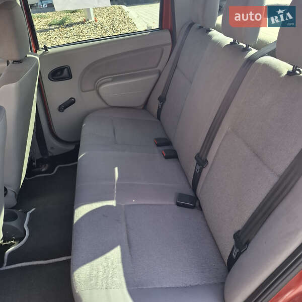 Седан Dacia Logan 2008 в Чернівцях