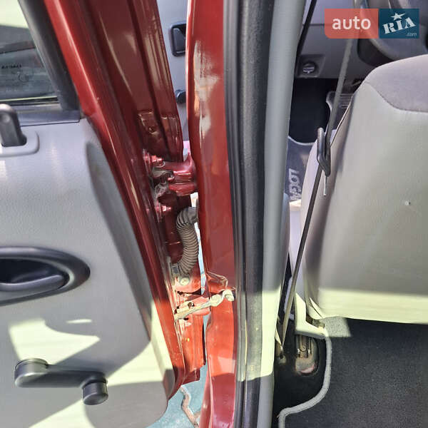 Седан Dacia Logan 2008 в Чернівцях