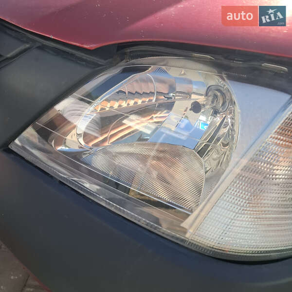 Седан Dacia Logan 2008 в Чернівцях