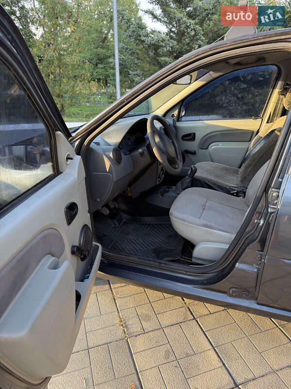 Седан Dacia Logan 2007 в Печенегах