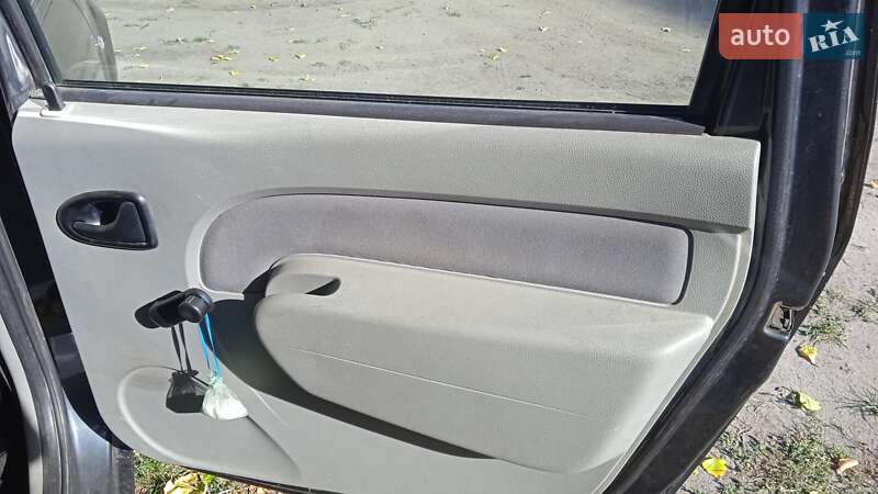 Седан Dacia Logan 2009 в Кропивницком