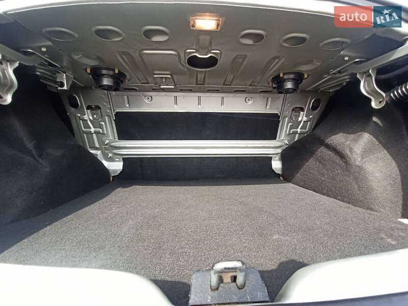 Седан Dacia Logan 2007 в Києві