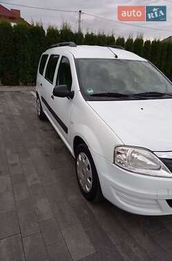 Седан Dacia Logan 2012 в 