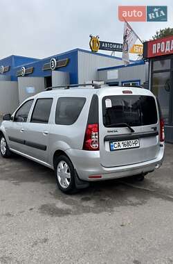 Седан Dacia Logan 2010 в 