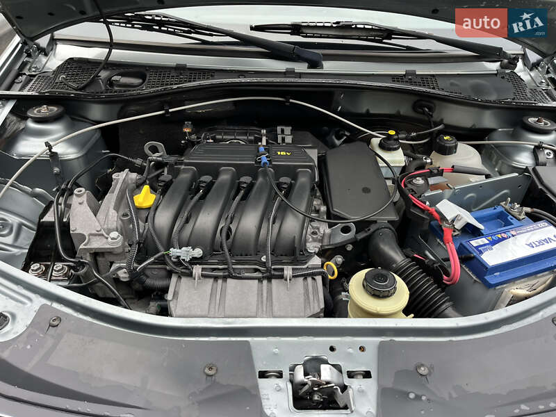Седан Dacia Logan 2009 в Староконстантинове
