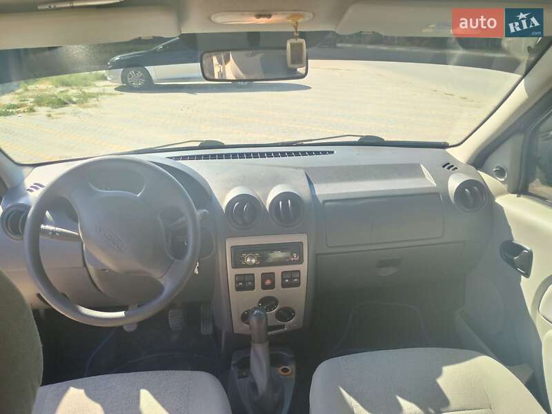 Седан Dacia Logan 2011 в Виннице